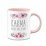 Tassenbrennerei Original - Tasse mit Spruch Karma regelt das schon - Blümchen Kaffeetasse lustig blumig - Geschenk Kollegin (Rosa)