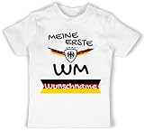Baby T-Shirt Mädchen Jungen - 2026 Fussball Fanartikel - Meine erste WM Deutschland mit Name anpassbar - 6/12 Monate - Weiß - t Shirt Tshirt-Fussball fußball Tshirt em Trik
