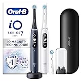 Oral-B iO Series 7 Elektrische Zahnbürste/Electric Toothbrush, Doppelpack & 3 Aufsteckbürsten, 5 Putzmodi für Zahnpflege, Magnet-Technologie, Display & Reiseetui, white alabaster/black onyx