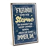 TypeStoff Holzschild mit Spruch – FREUNDE SIND WIE STERNE (blau-gelb) – im Vintage-Look mit Zitat als Geschenk und Dekoration zum Thema Freundschaft - HS-00407