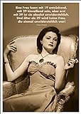 Postkarte mit Coco Chanel Zitat - Humorvolle Karte für Frauen im Vintage-Stil. Elegante Dame, Weisheit über Alter & Schönheit, ideal als Geburtstagsgeschenk oder für besondere Anlässe. Retro C